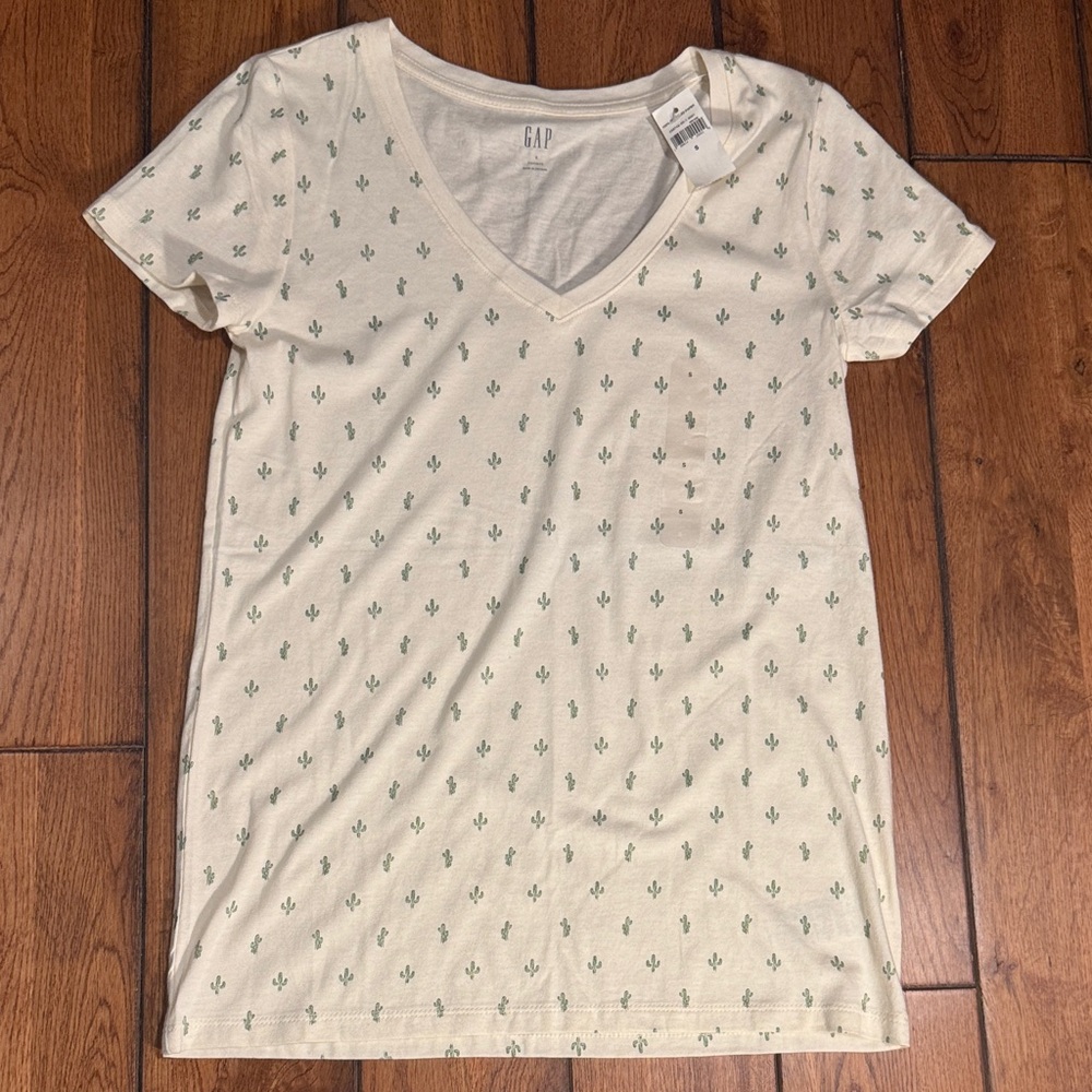 GAP Cream V-Neck Tee with Green Cactus Print